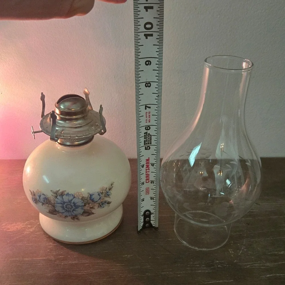 Vintage Lamplight Farms Oil Lamp Blue Floral Milk Glass Princess House‎ Chimney